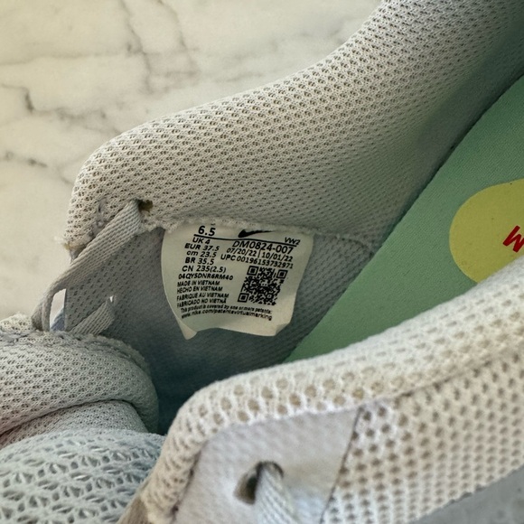 🎈Nike sneakers - Picture 3 of 5